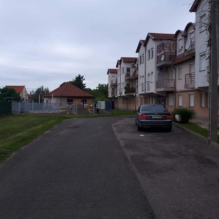 Gabrielle Apartman Хайдусобосло Экстерьер фото