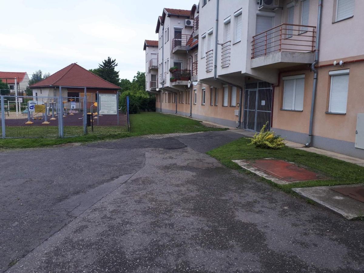 Gabrielle Apartman Хайдусобосло Экстерьер фото
