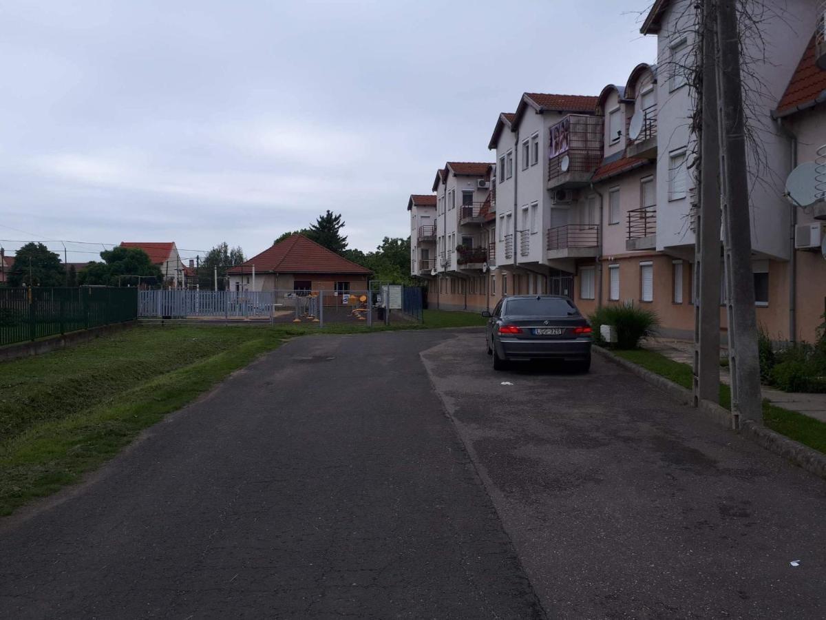 Gabrielle Apartman Хайдусобосло Экстерьер фото